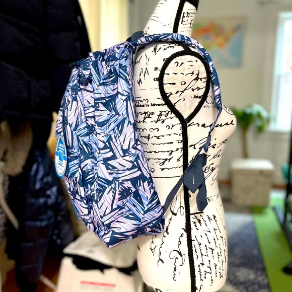 NWT Unisex Size Large Columbia Laptop-Compartment Backpack In Graffiti Style - Picture 4 of 11